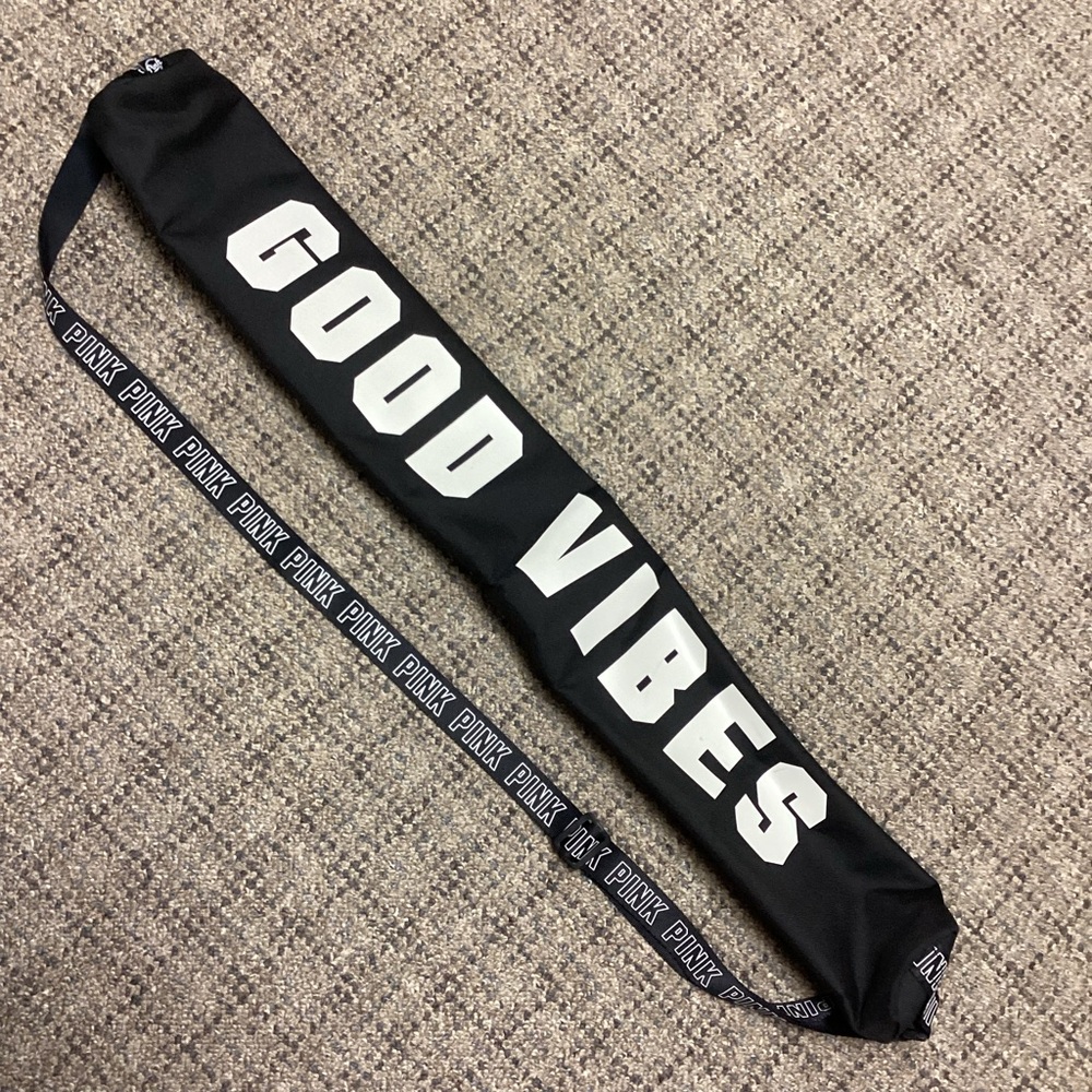 PINK Victoria’s Secret Insulated Can Holder w/ Adjustable Carrying Strap * NWOT